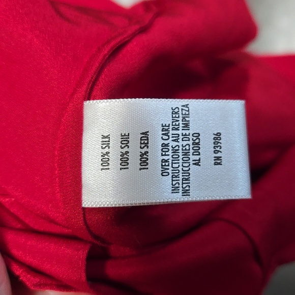 Petit Sophisticate 100% red silk blouse ❤️ - Picture 4 of 9
